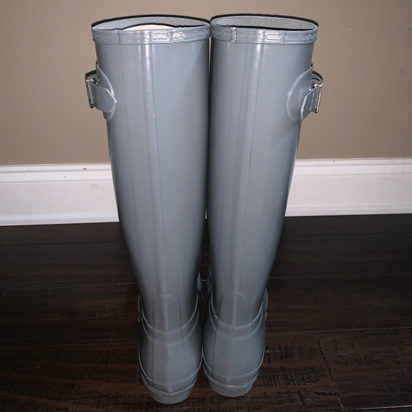 Women’s Hunter Rain Boots - Picture 2 of 10